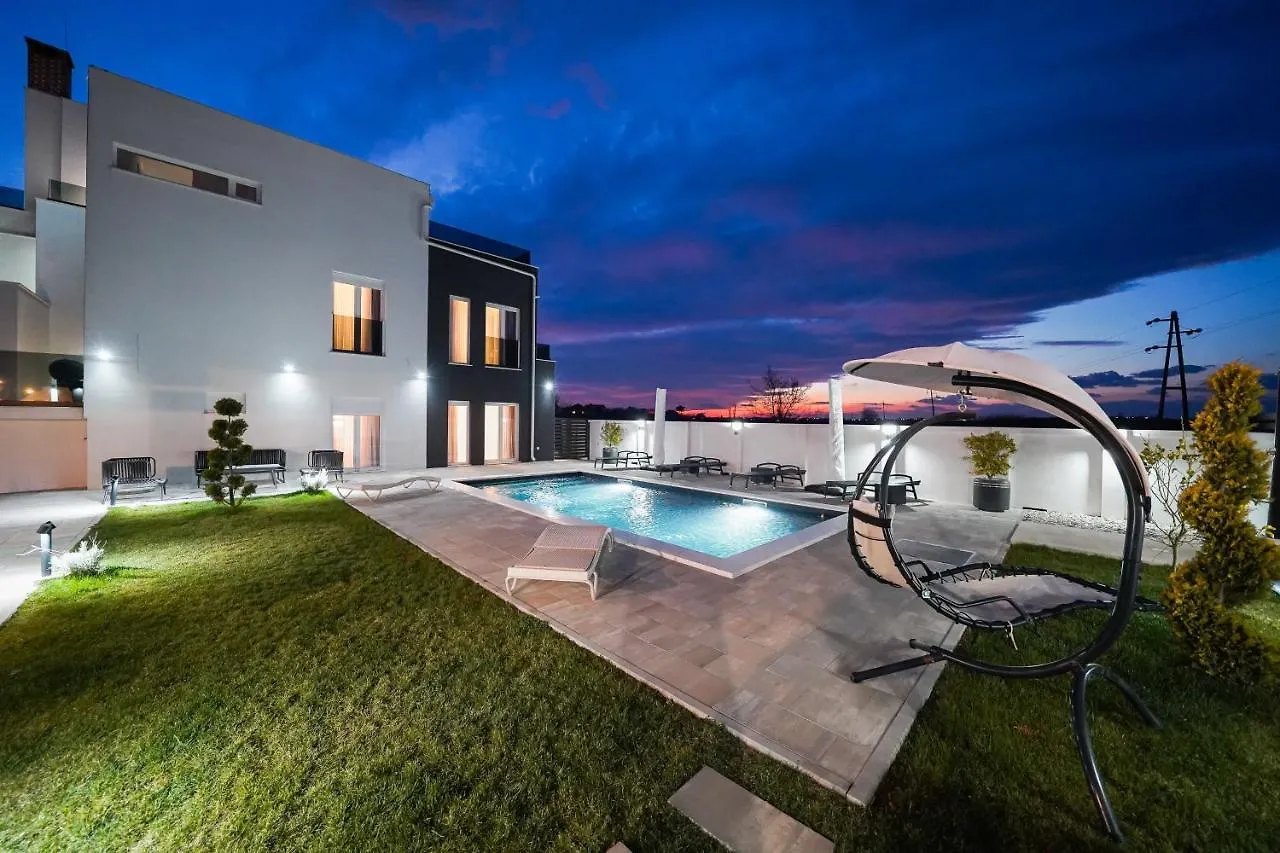 D-Palace Apartments-Olive Tree Donji Zemunik