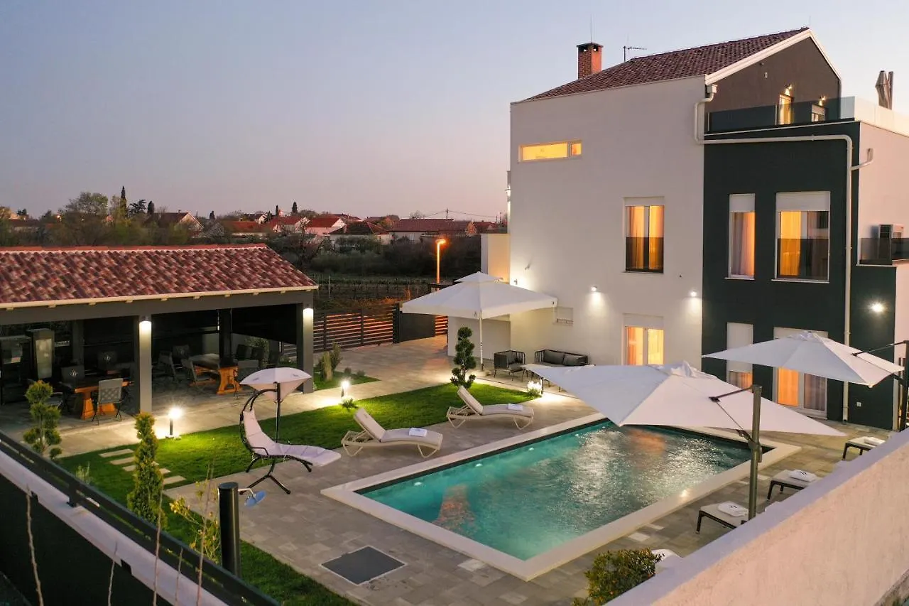 D-Palace Apartments-Olive Tree Donji Zemunik